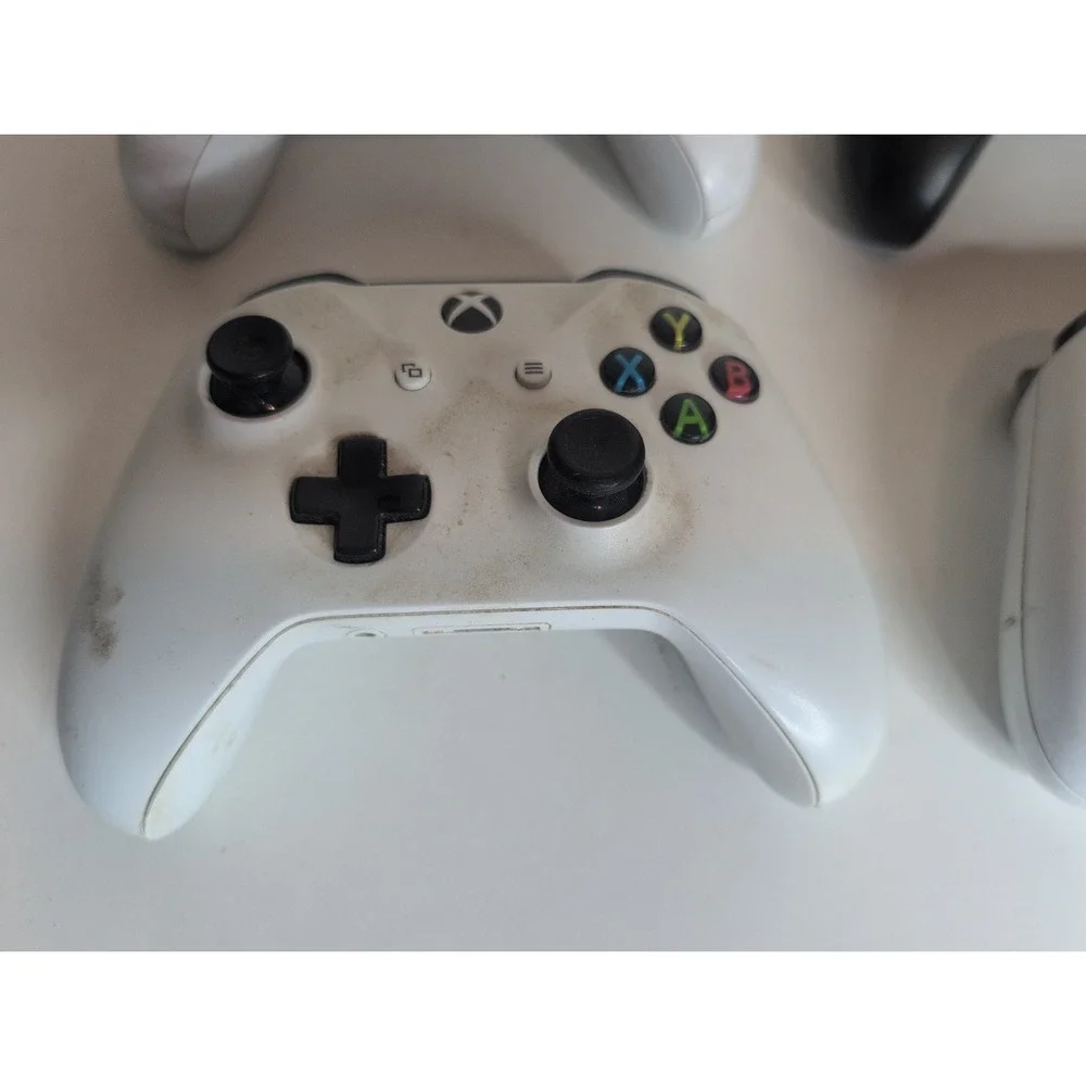 Lot Of 4 Xbox One Wireless Controllers 3 White 1 Black